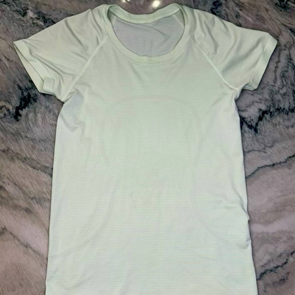 Lululemon light green swiftly tech 🍋